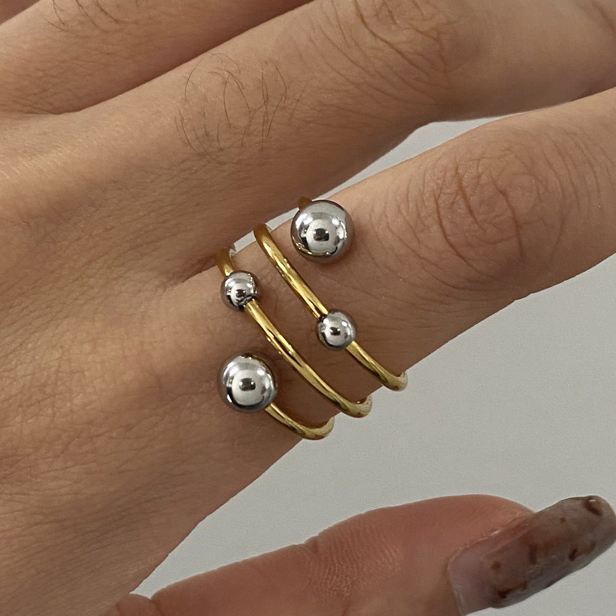 Damen Offener Ring mit elegantem, dreifachem Design aus hypoallergenem Edelstahl Shop Nory