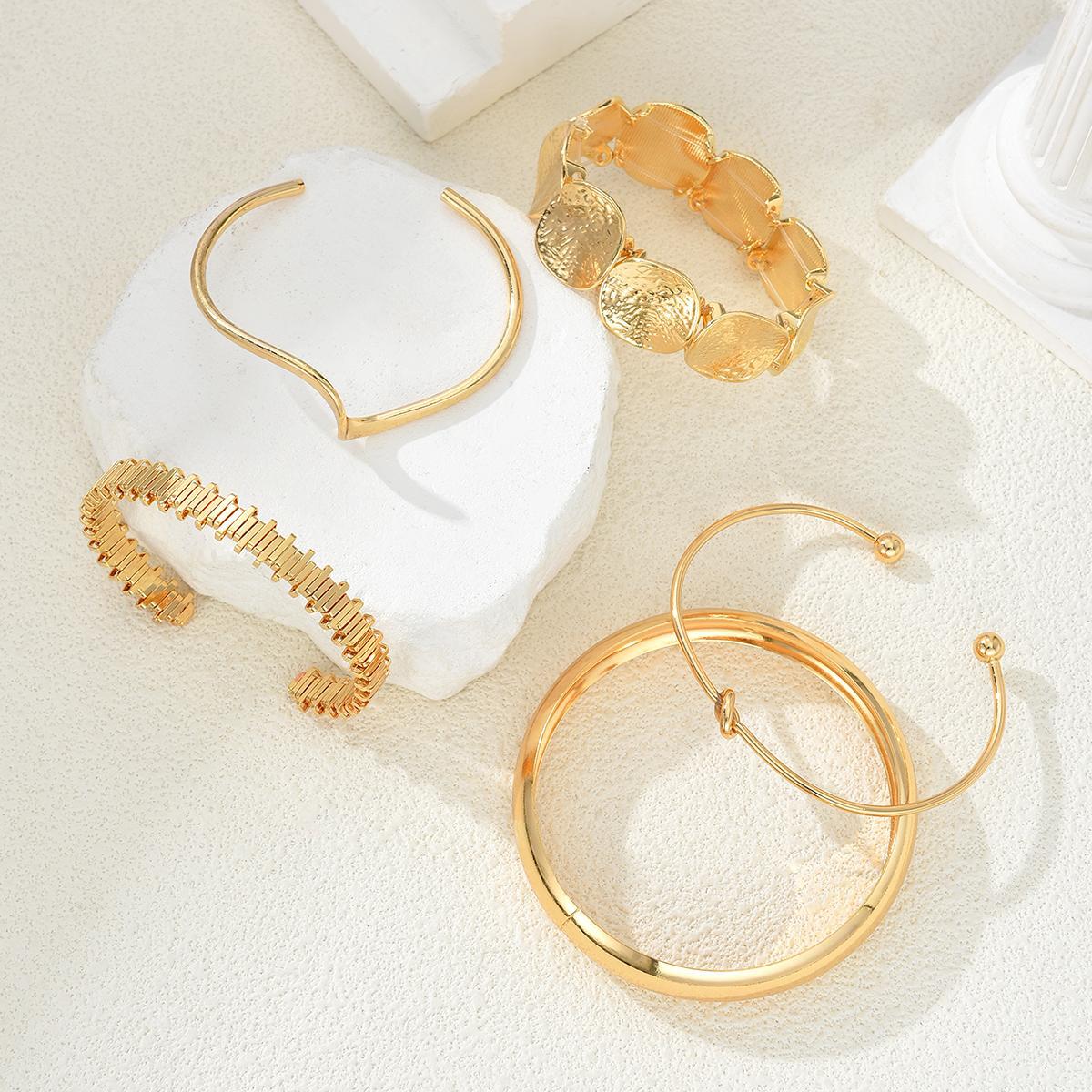 Damen Armreifen-Set mit kunstvollen Blumenmustern und eleganten Designs Shop Nory
