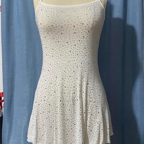 Damen Minikleid mit funkelnden Pailletten und raffinierten Details