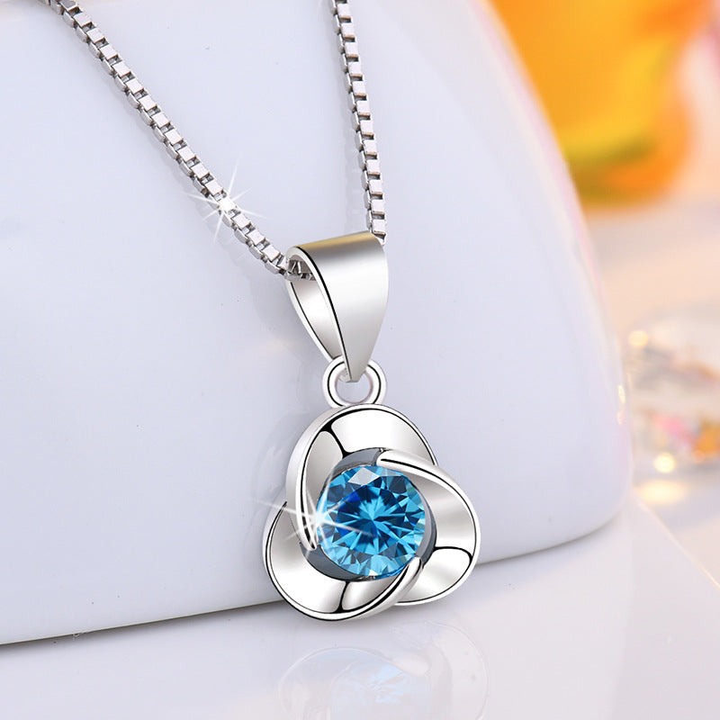 Damen Halskette mit funkelndem Zirkonia-Anhänger und elegantem Design Shop Nory