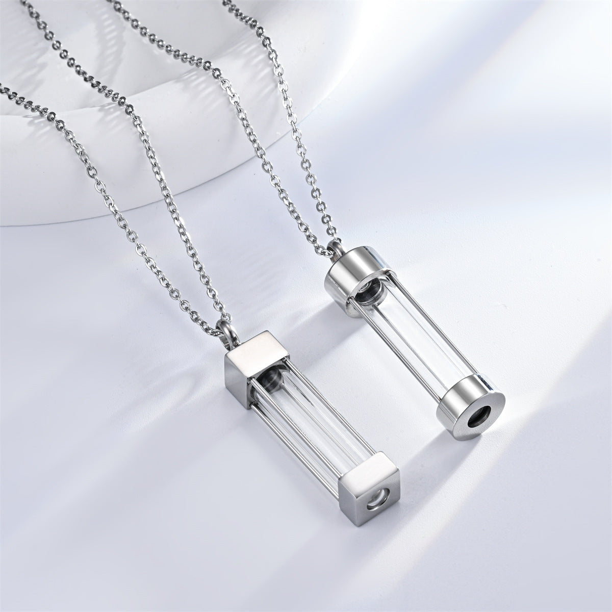 Damen Edelstahl Halskette mit modernem, asymmetrischen Pendelanhänger Shop Nory