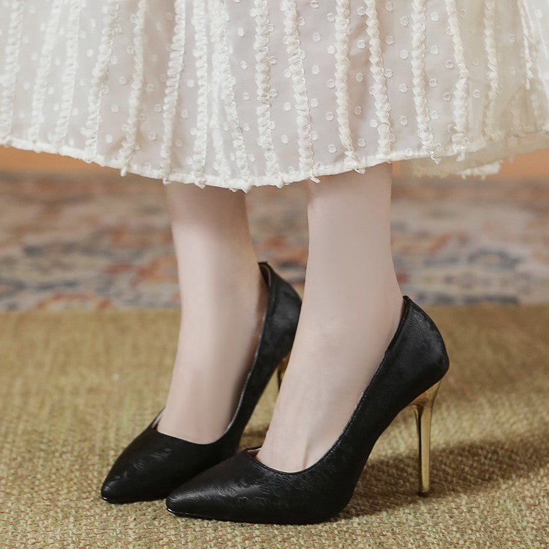 Damen elegante Pumps mit glänzendem Goldabsatz