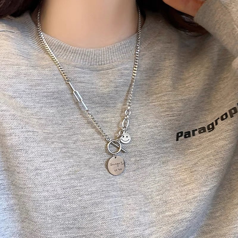 Damen Kette mit einzigartigem smiley Anhänger und graviertem Motiv Shop Nory