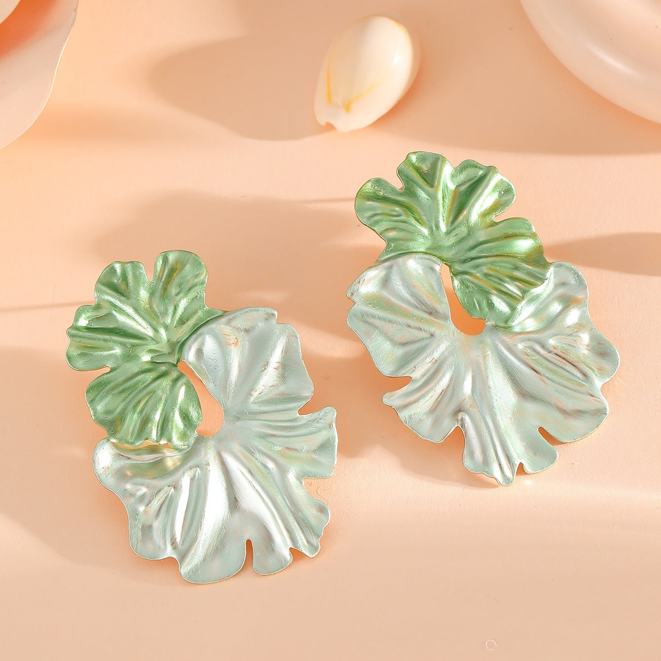 Damen Ohrstecker im floral-ästhetischen Design Shop Nory