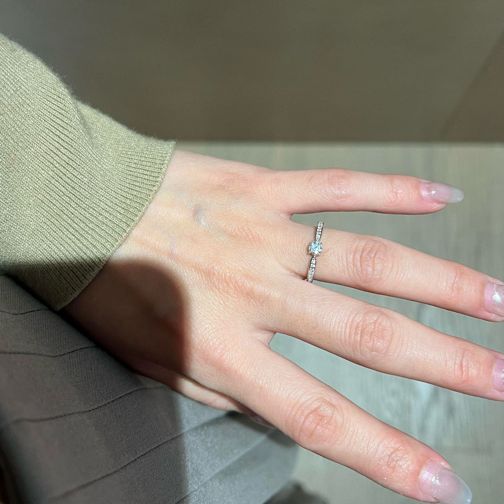 Damen filigraner Verlobungsring mit funkelndem Zirkonia Shop Nory