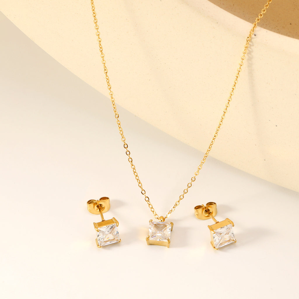 Damen Schmuckset mit elegantem Kristallanhänger und funkelnden Ohrsteckern Shop Nory