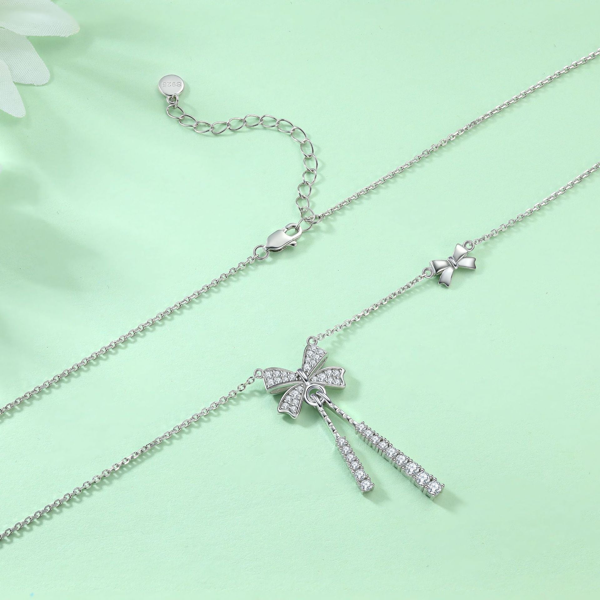 Damen Halskette mit kunstvollem Schleifenmotiv und funkelnden Zirkonia-Details Shop Nory