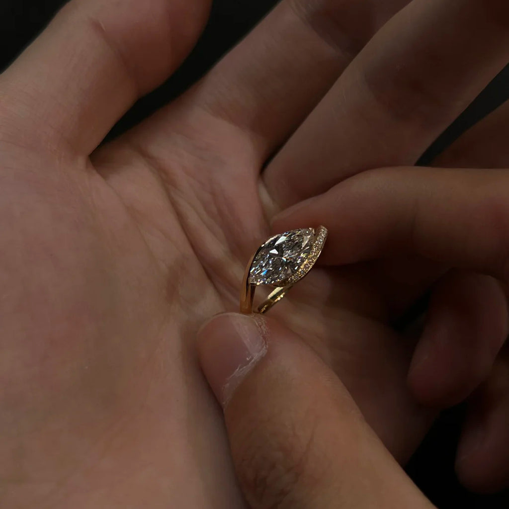 Damen zierlicher Ring mit elegantem Design und funkelndem Stein Shop Nory