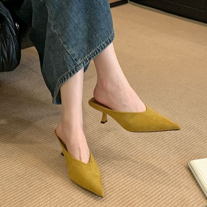 Damen Spitz zulaufende Schlupf‑Mules mit sculpted Kittenabsatz Shop Nory