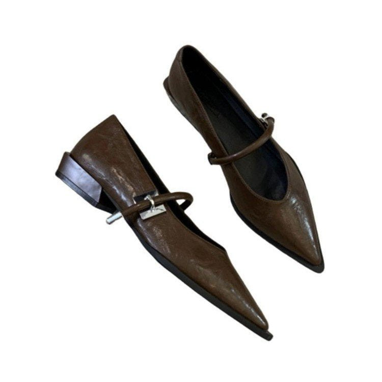 Damen elegante Ballerinas mit zeitgemäßem Riemchen und spitzem Design