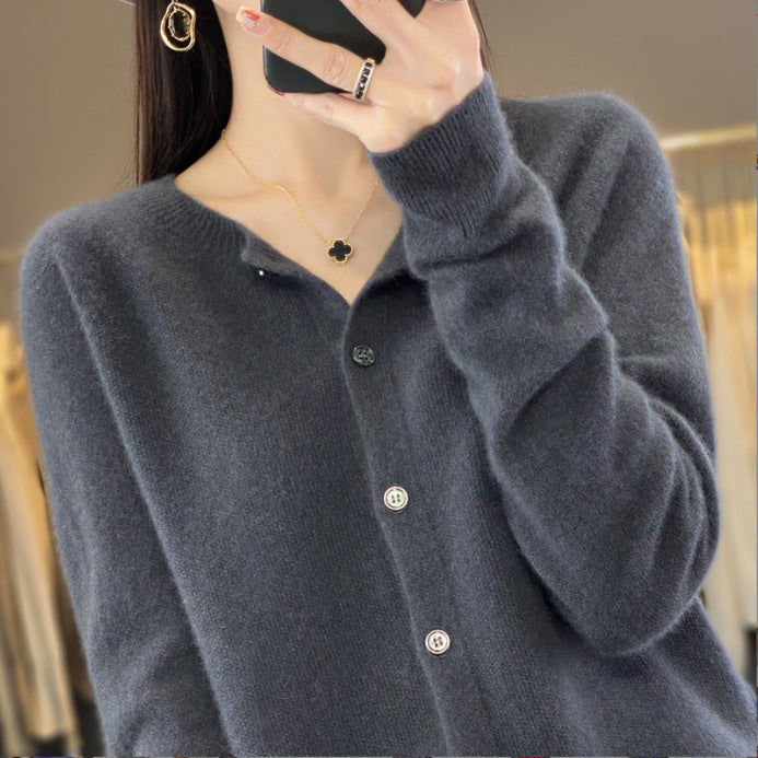 Damen Kurzgeschnittener Cardigan in Mohair‑Optik mit Rundhalsausschnitt und Perlmuttknöpfen Shop Nory