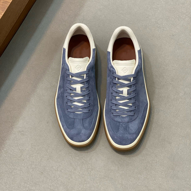 Damen Sneaker aus weichem Wildleder mit raffiniertem Schnürsystem