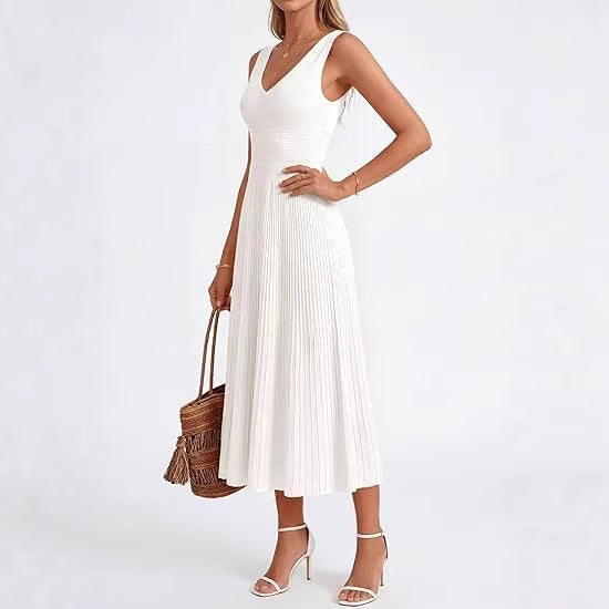 Damen Plisseekleid mit V-Ausschnitt und weitem Saum Shopnory