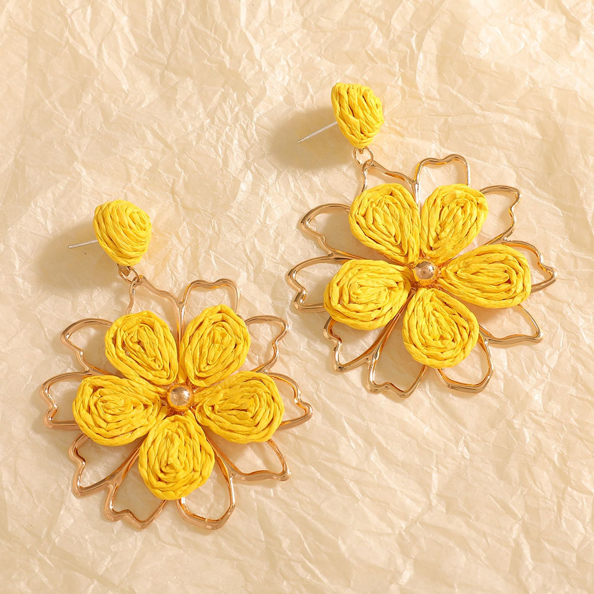 Damen Ohrstecker mit kunstvollem Blumenmotiv Shop Nory