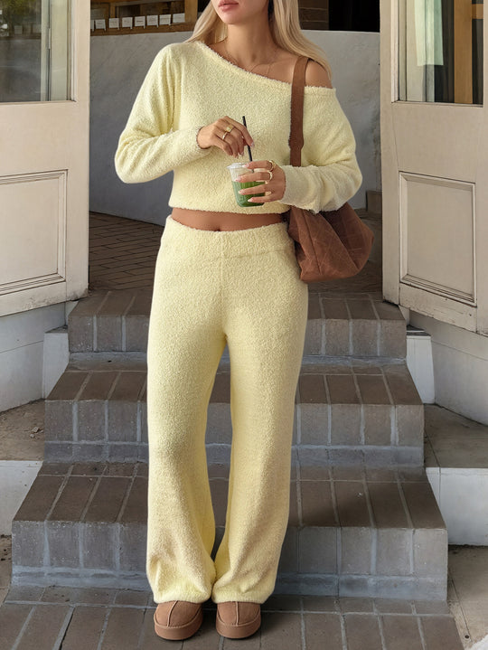 Damen nan kuscheliges Bouclé-Lounge-Set mit One-Shoulder-Crop-Pullover und Highwaist Palazzo-Hose Shop Nory