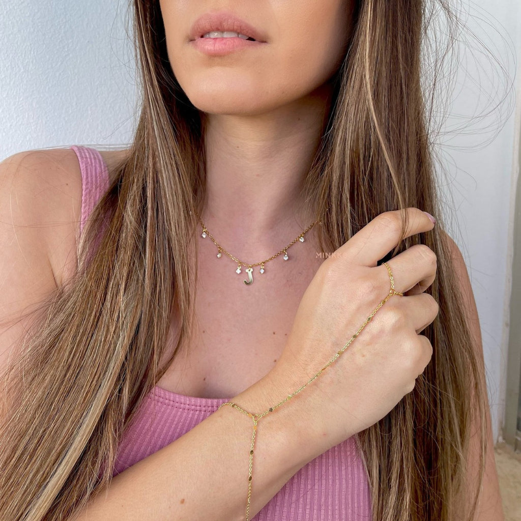 Damen Handkette aus feinen Gliederketten mit eleganten Akzenten Shop Nory