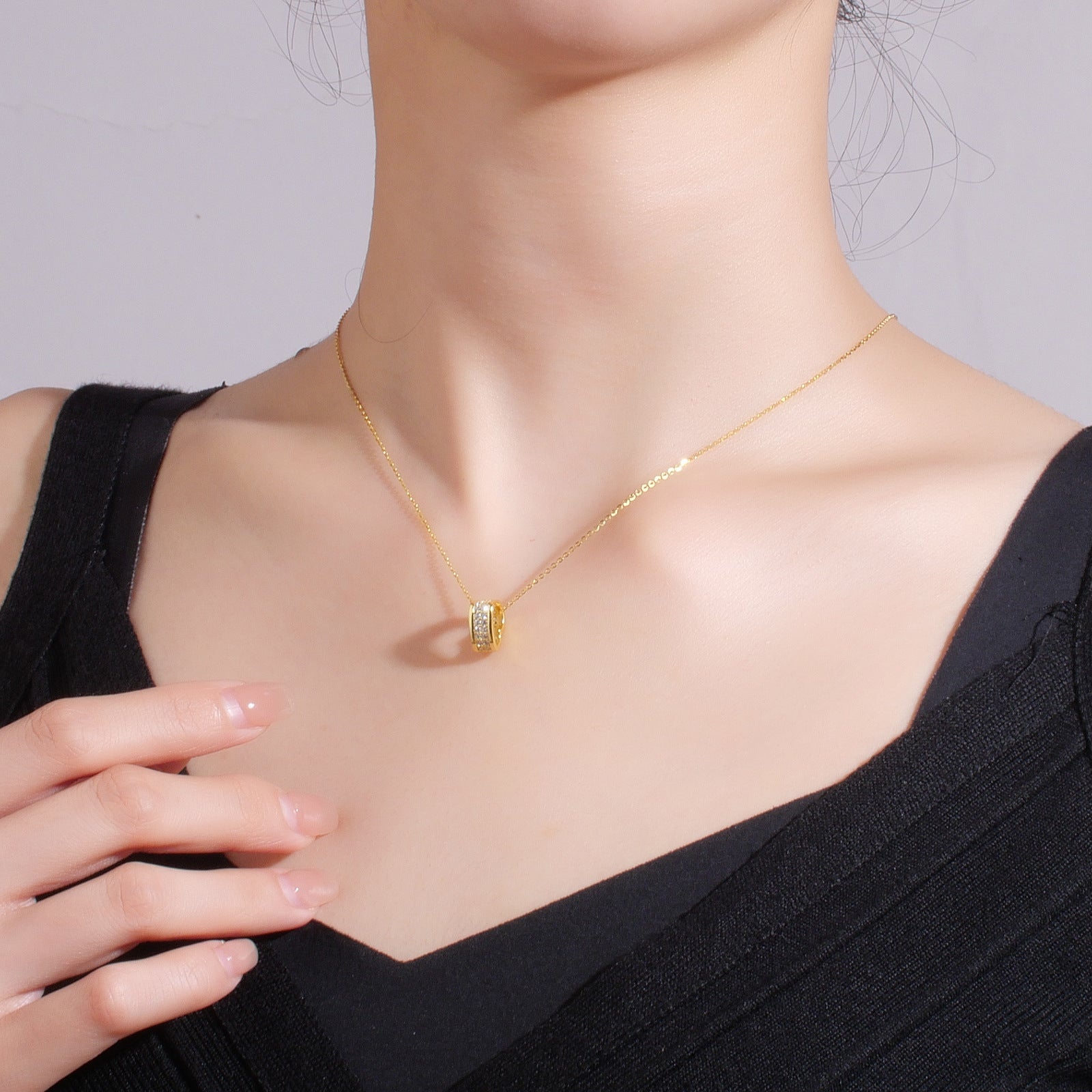 Damen Halskette mit Doppelschleifen-Anhänger und funkelnden Zirkonia Shop Nory