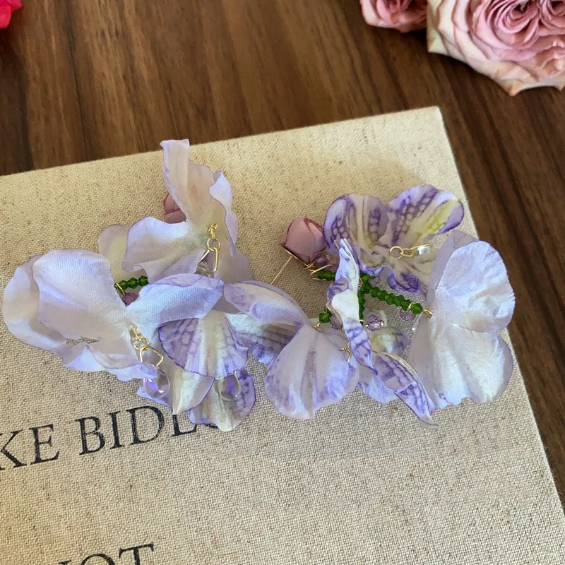 Damen Ohrringe mit floralen Applikationen und luxuriösen Details Shop Nory
