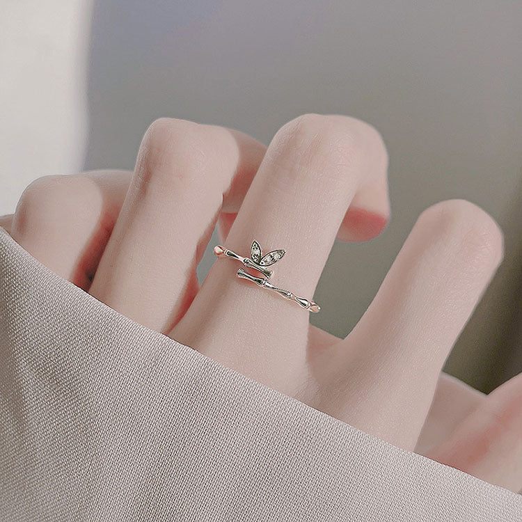 Damen zierlicher Ring mit Bambus-Design und funkelnden Elementen Shop Nory