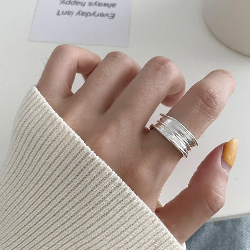Damen modischer und stilvoller Ring mit geschwungenem Design Shop Nory
