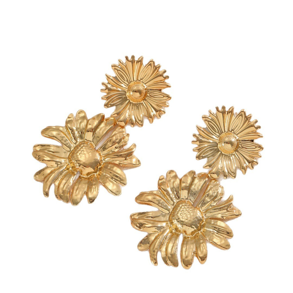 Damen Ohrringe mit floralem Design und luxuriösem Goldfinish Shop Nory