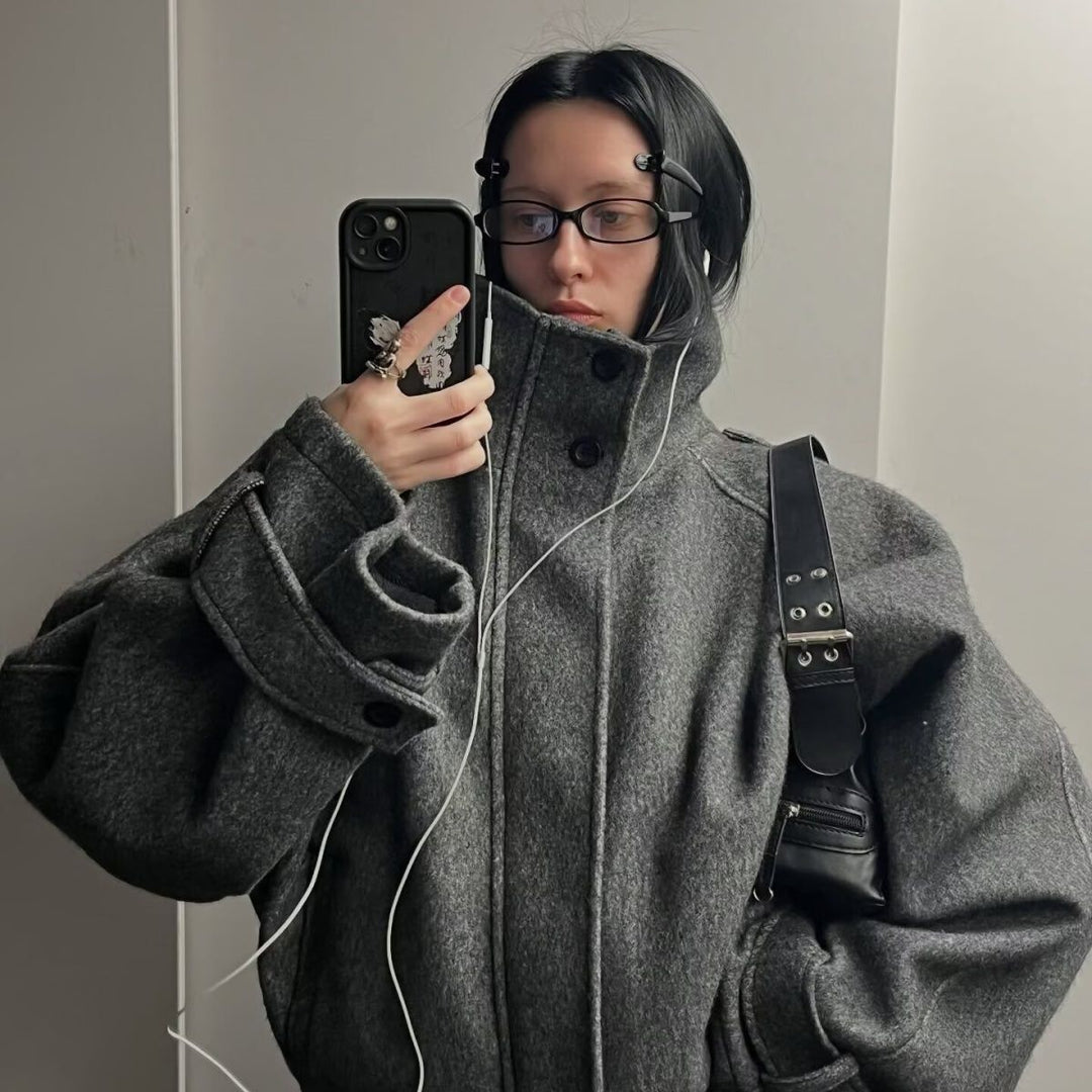Damen Kurze Oversize Wolljacke mit Stehkragen und Schulterklappen Shop Nory
