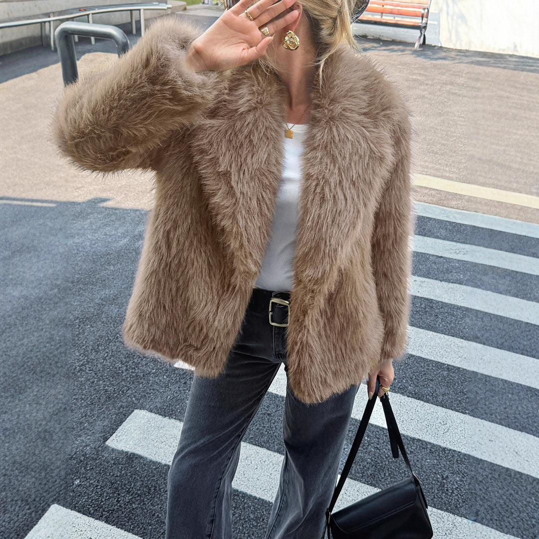 Damen Kurzjacke aus dichtem Hochflor‑Faux‑Fur mit voluminösem Umlegekragen Shop Nory