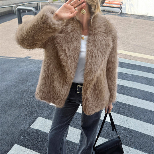 Damen Kurzjacke aus dichtem Hochflor‑Faux‑Fur mit voluminösem Umlegekragen Shop Nory