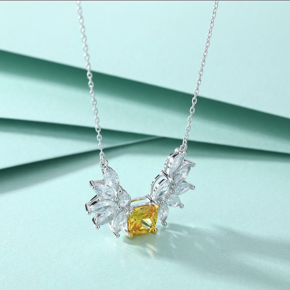 Damen Halskette mit funkelndem, quadratischem Hauptstein und eleganten Zirkonia-Besatz Shop Nory