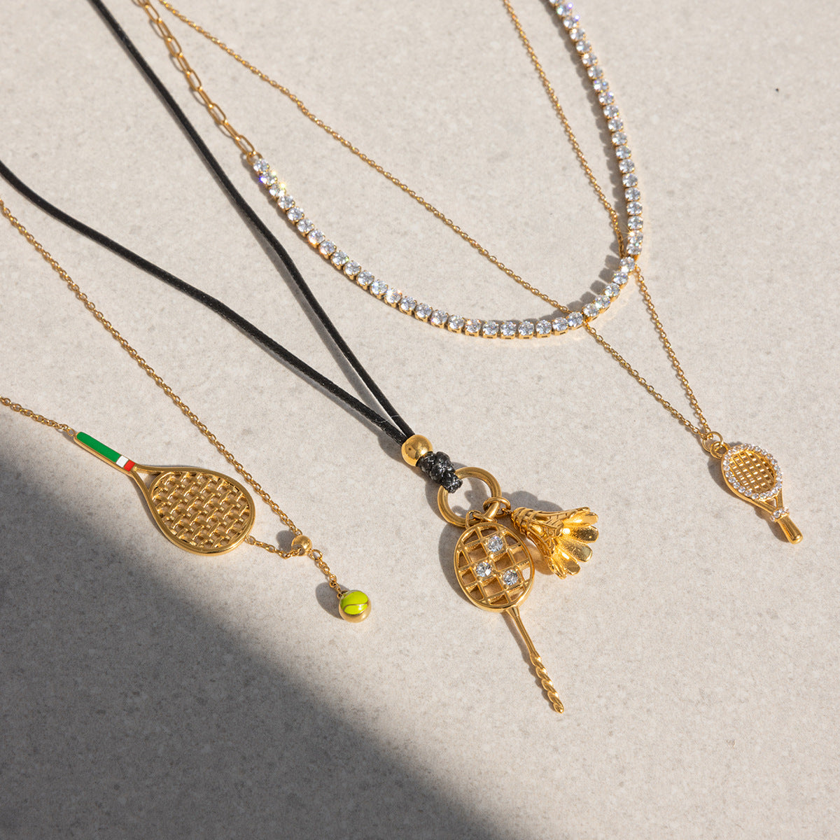 Damen elegante Halskette mit funkelnden Zirkonia aus Edelstahl Shop Nory