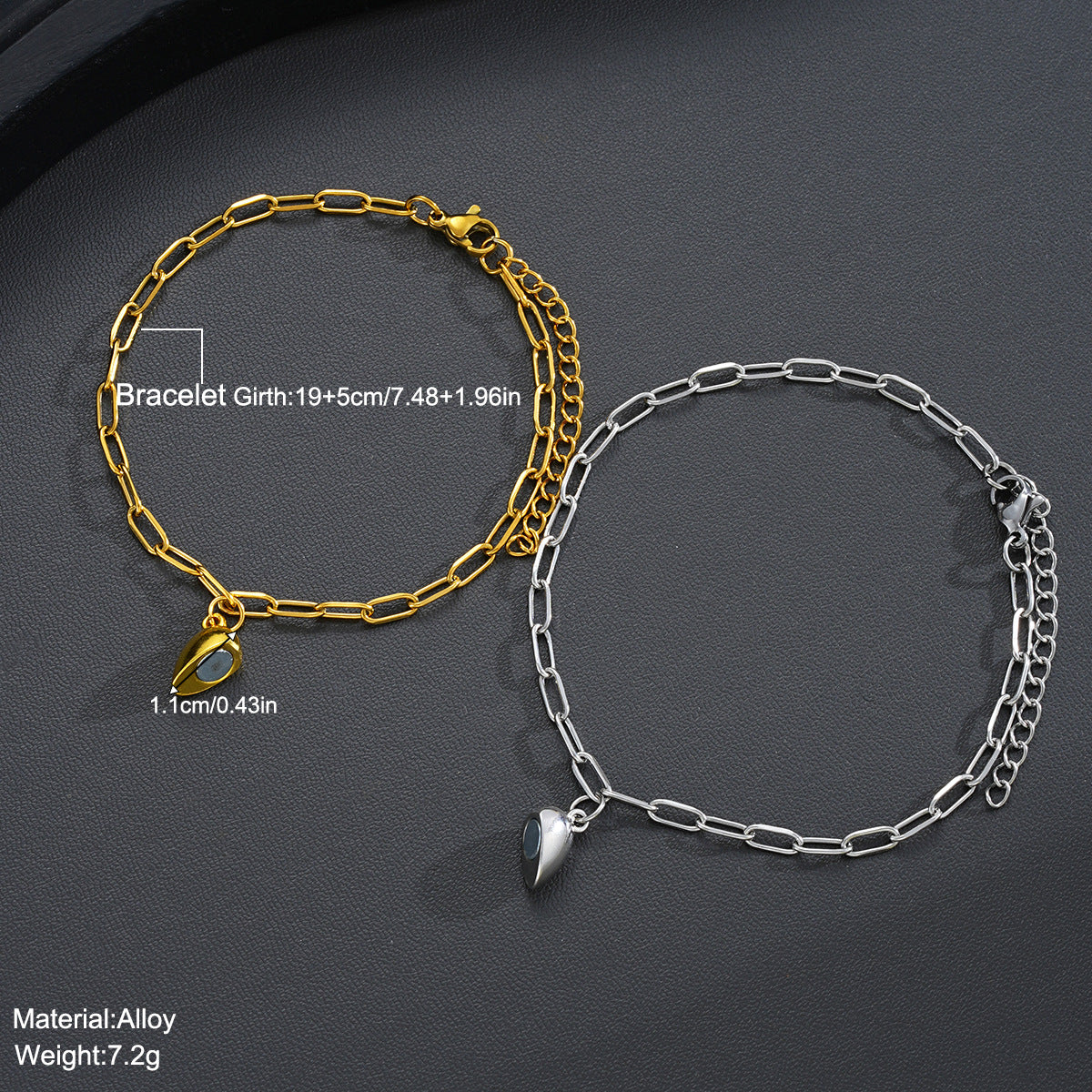 Damenarmband mit ineinander verschlungenen Herzanhängern Shop Nory