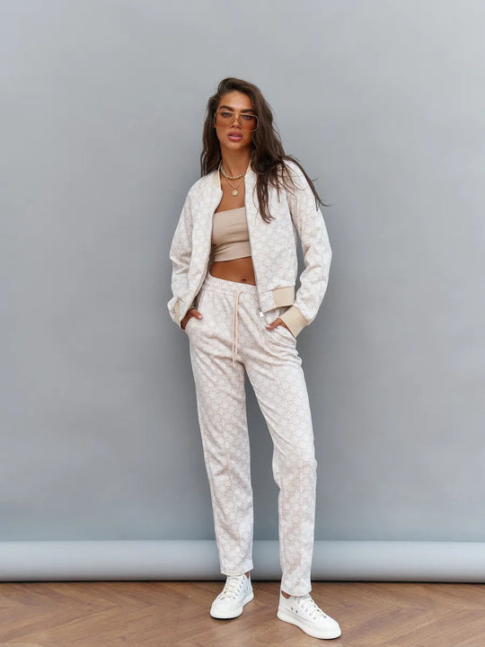 Damen jacquard Lounge-Set mit kurzer Bomberjacke und hochgeschnittener Kordelzug-Hose Shop Nory