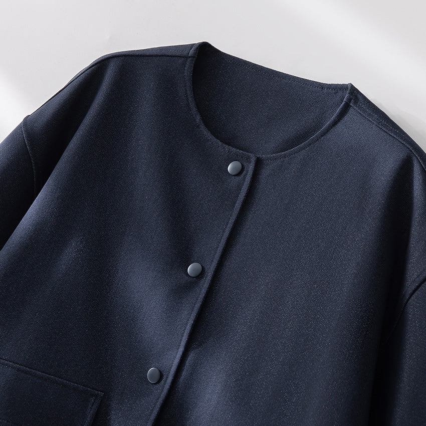 Damen Kurzjacke mit Rundhalsausschnitt, boxy Silhouette und aufgesetzten Pattentaschen Shop Nory