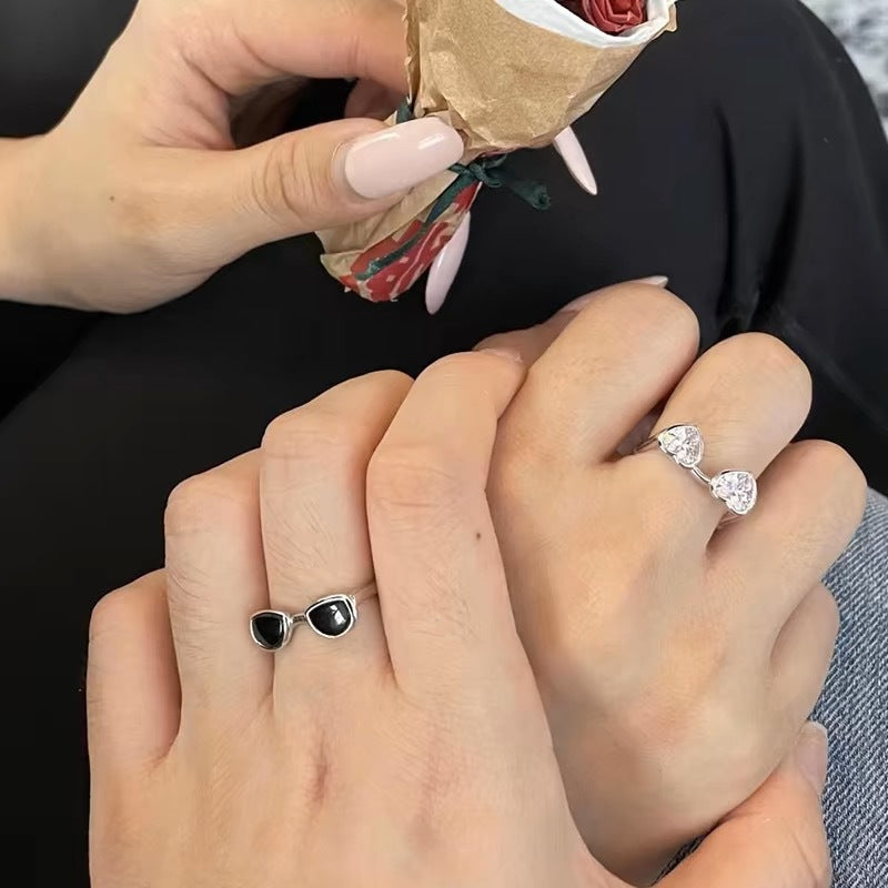Damen modischer Ring mit herzförmigen Ziersteinen Shop Nory