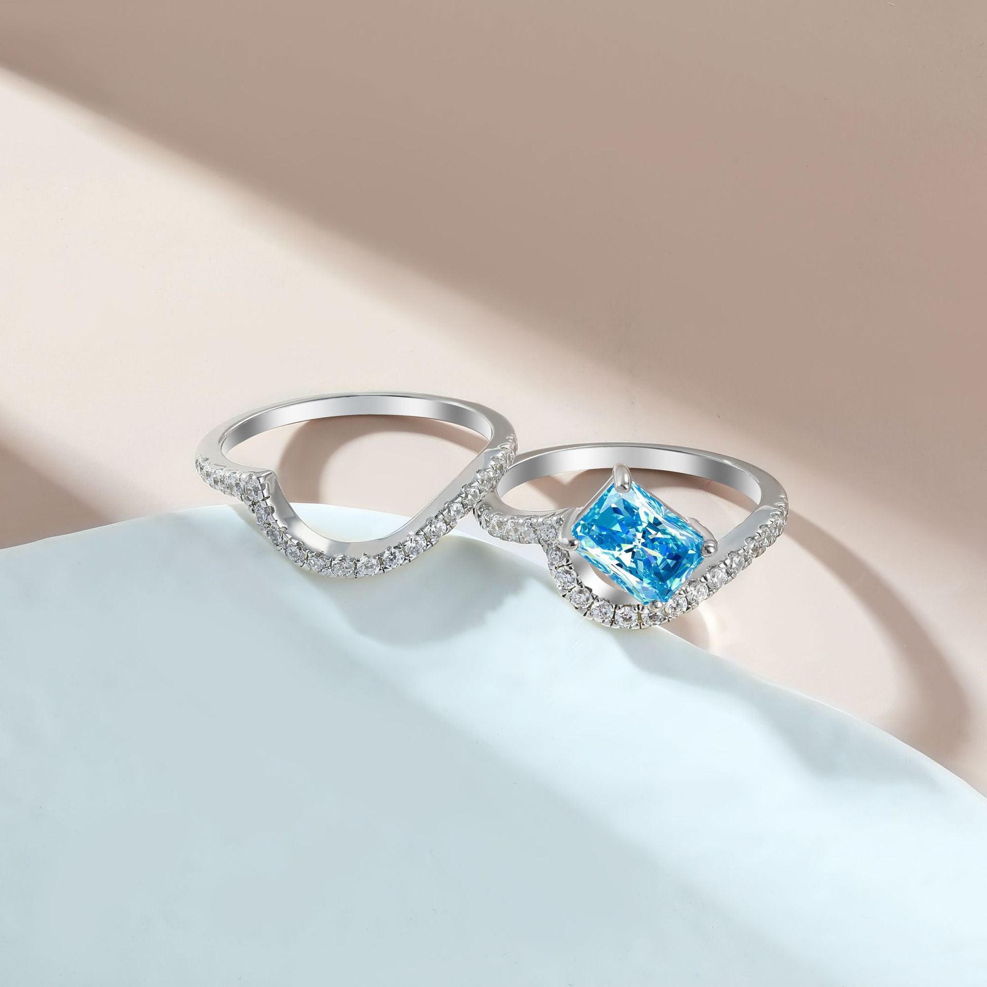 Damen eleganter Ring mit funkelndem Edelstein und Zirkonia-Verzierung Shop Nory
