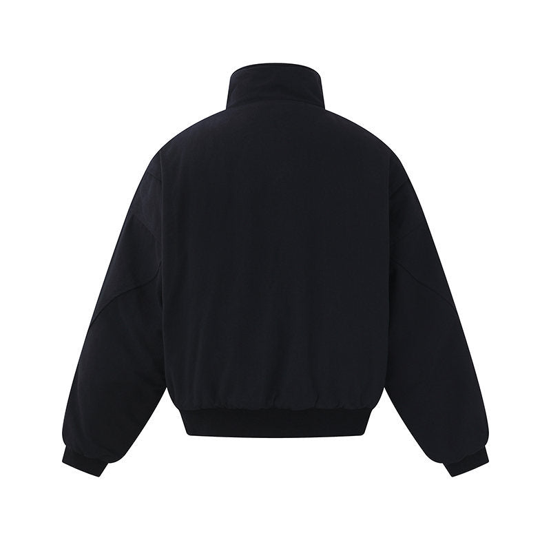 Unisex Boxy-wattierte Kurzjacke mit hochgeschlossenem Stehkragen und minimalistischer Nahtführung Shop Nory