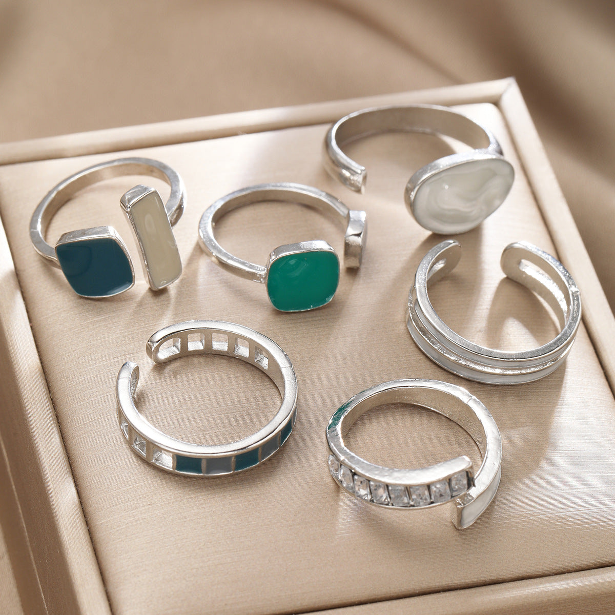 Damen Ring-Set mit modernen, geometrischen und kunstvollen Designs Shop Nory