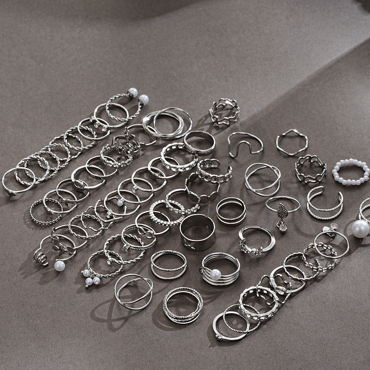 Damen einzigartiges Ring-Set mit vielseitigen Designs und handgefertigten Details Shop Nory