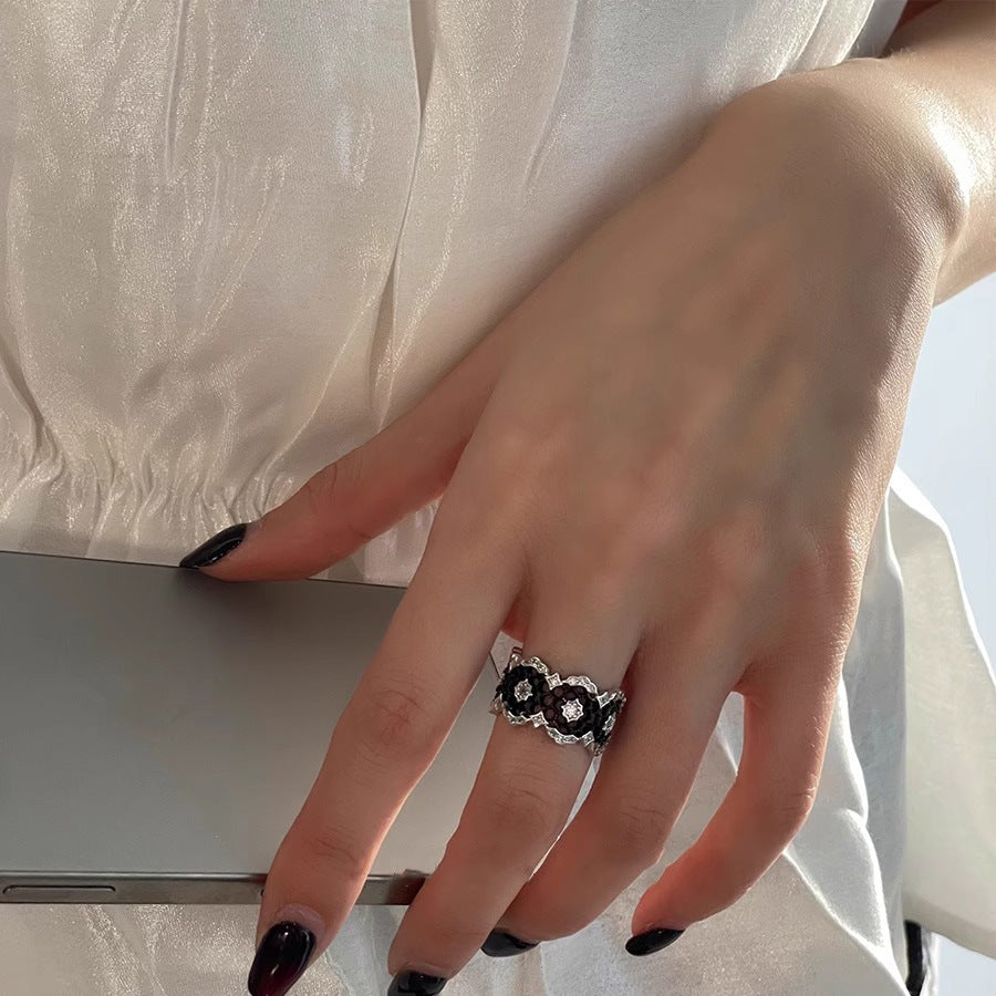 Damenring mit kunstvollem Gitterdesign und funkelnden Zirkoniasteinen Shop Nory