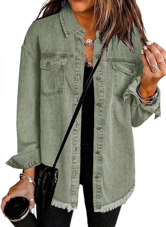 Damen lässiges Denim-Hemd mit fransigen Säumen und praktischen Brusttaschen
