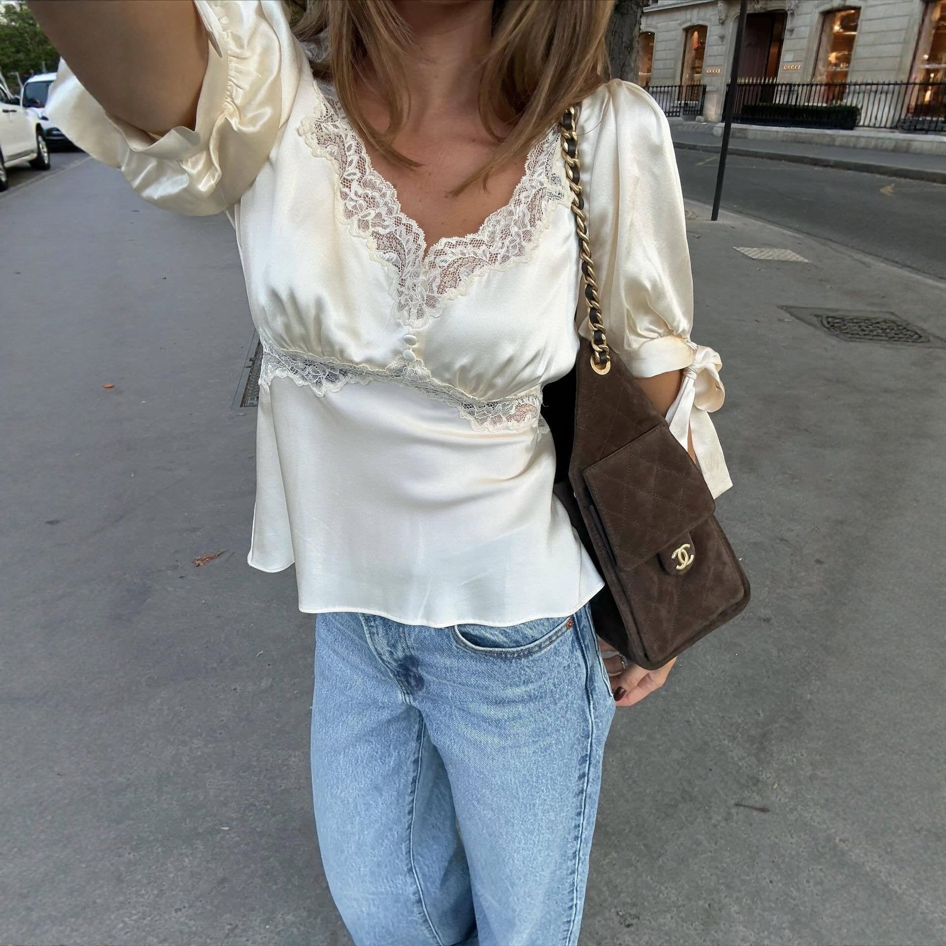 Damen Satinbluse mit Spitzenakzenten Shopnory