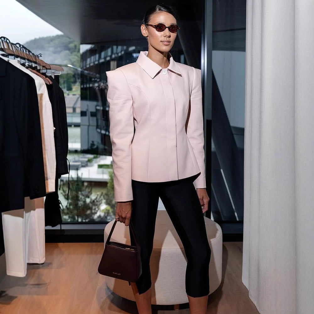 Damen Taillierter Blazer mit skulpturaler Schulter und Schößchen Shop Nory