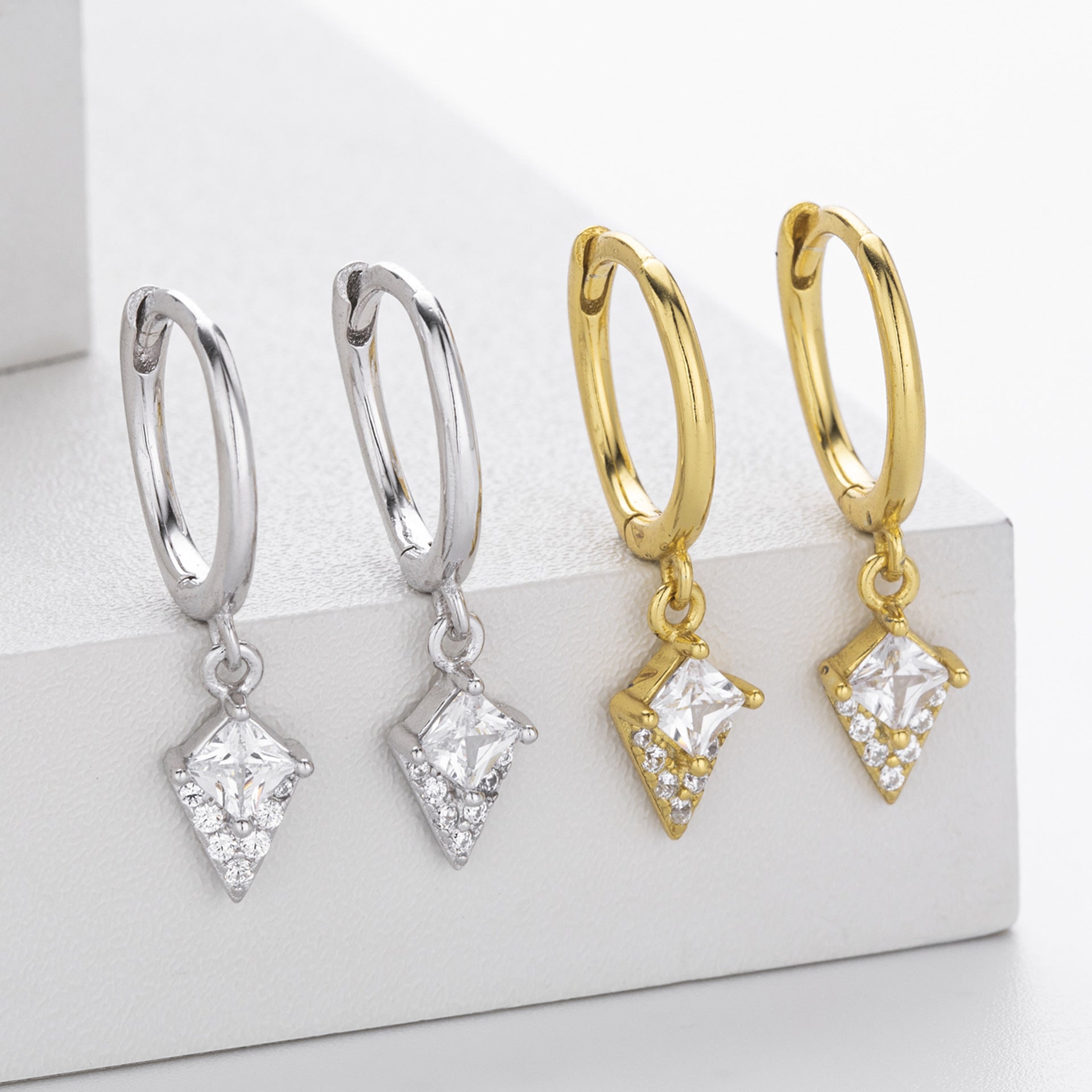 Damen Ohrhänger mit funkelndem Zirkonanhänger aus 925 Sterling Silber Shop Nory