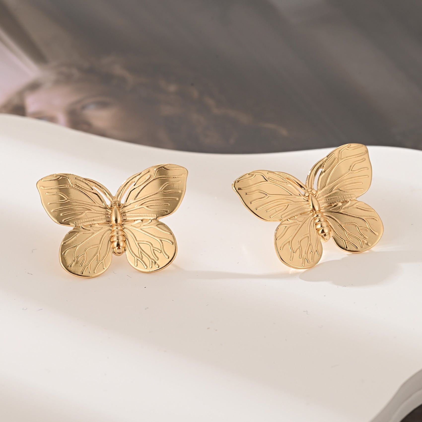 Damen Ohrstecker mit exquisitem Schmetterlingsdesign Shop Nory