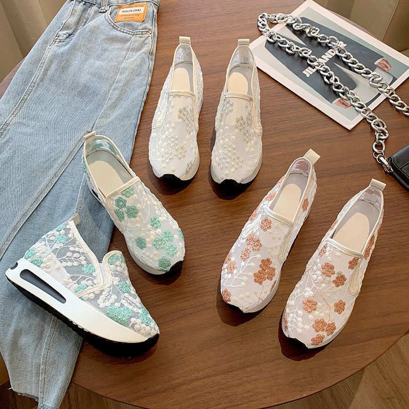 Damen Komfortable Sneaker mit floralem Stickmuster und rutschfester Sohle