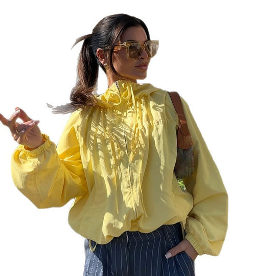 Damen Leichte Nylon-Haori-Kapuzenjacke mit Rüschenkragen, Tunnelzug und Ballonärmeln Shop Nory