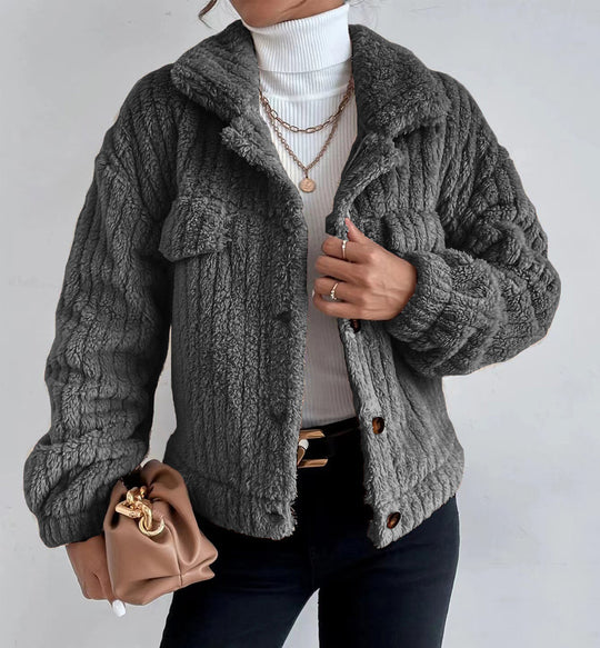 Damen nan kuschelige Teddyjacke mit Hemdkragen, Druckknopfverschluss und aufgesetzten Brusttaschen Shop Nory