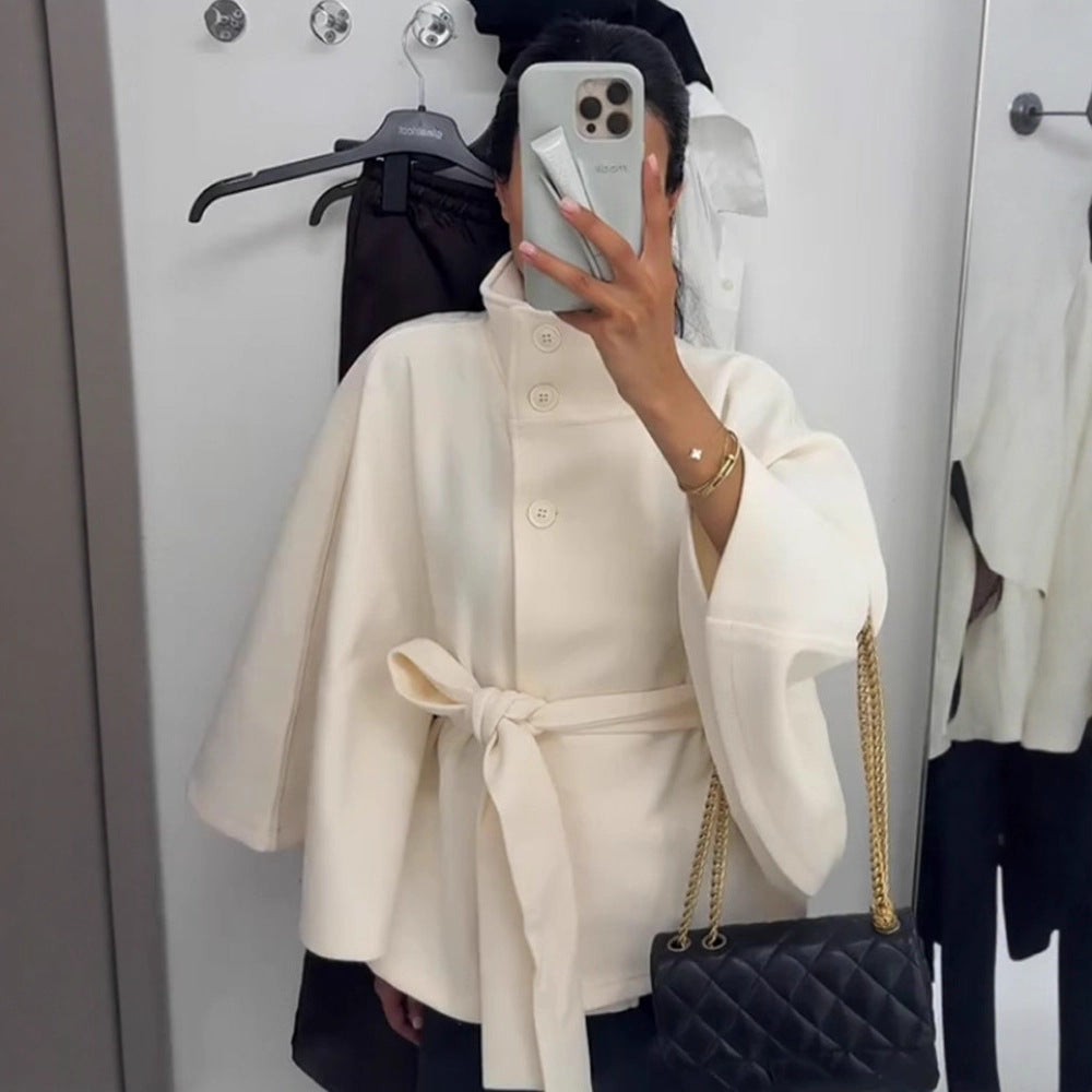 Damen Elegantes Woll-Cape mit Taillengürtel, Stehkragen und verdeckter Knopfleiste Shop Nory