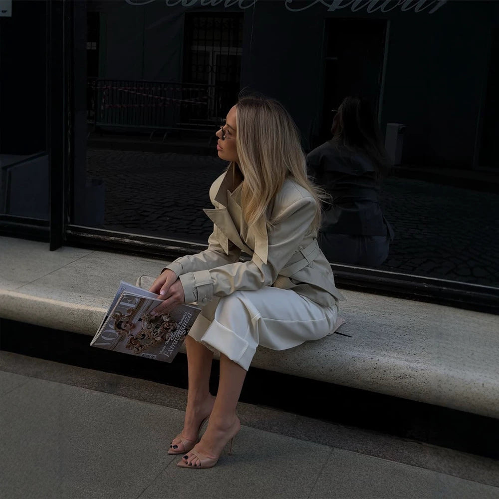 Damen Kurzer taillierter Trenchcoat mit Bindegürtel und sculpted-Shoulder Silhouette Shop Nory