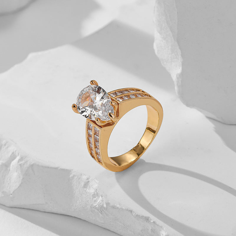 Damen eleganter Ring mit ovalem Kristall und funkelnden Zirkonia-Steinen Shop Nory